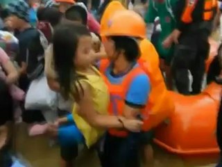 Floods submerge parts of Manila