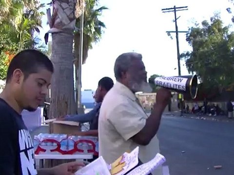 SKID ROW IN DOWNTOWN LOS ANGELES CHAAZAQYATHAR AND ERWIN 8-5-12 #1 (2)
