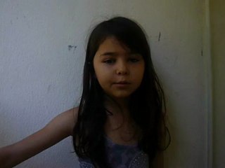 Alice (7ans) chante le petit bal du samedi soir