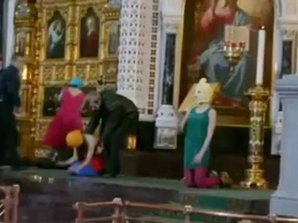 Madonna defends Russian punk band Pussy Riot