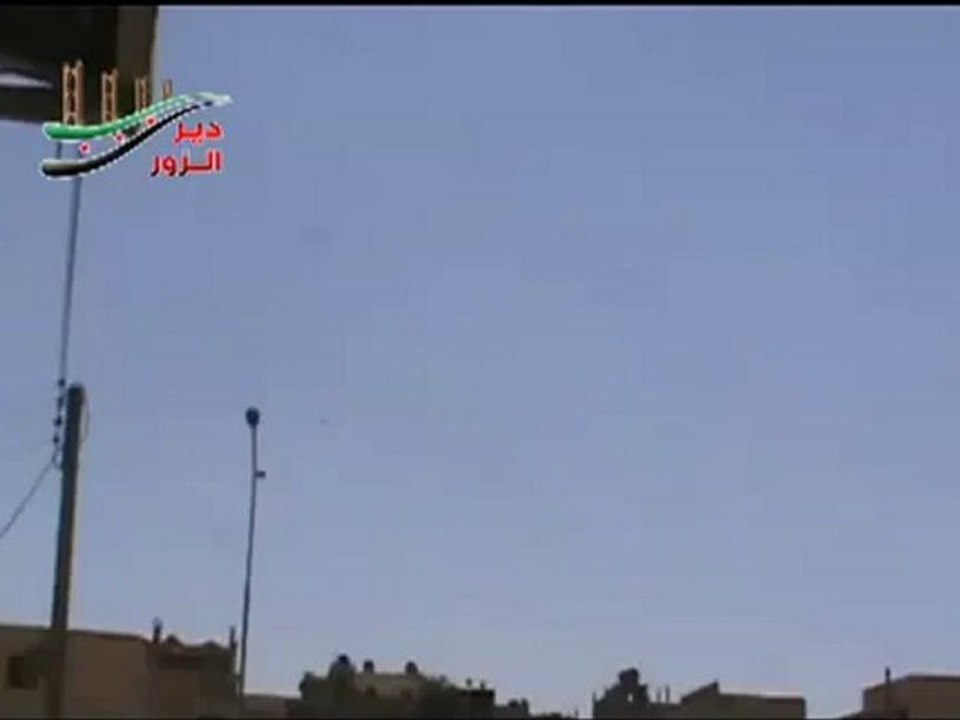 Syria فري برس  دير الزور تحليق للطيران الحربي في سماء المدينة 5 8 2012