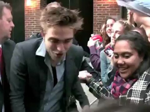 Robert Pattinson sucht Zuflucht in einer Country Western Bar