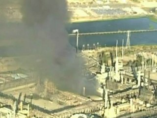 A fire tears through California's third largest oil refinery