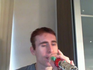 Wiwi égratigne "Elenore" des Turtles