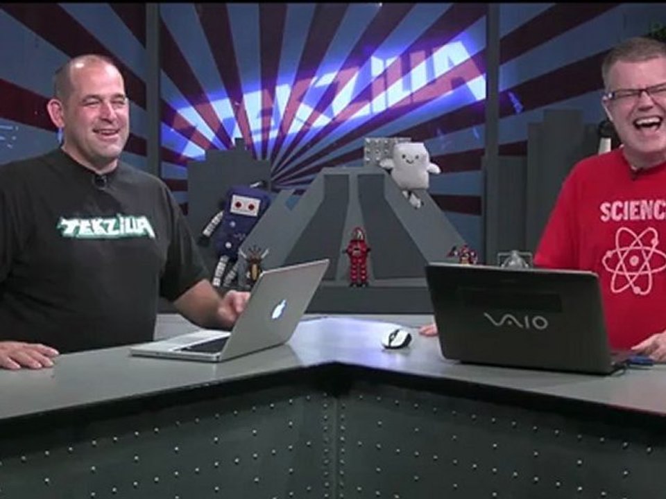 Apple Gives Hackers Your Passwords. New Curiosity Pics From Mars! Parent Proof An iPad. HDTV Calibration Shortcut. 5 Awesome Gaming Mice. - Tekzilla