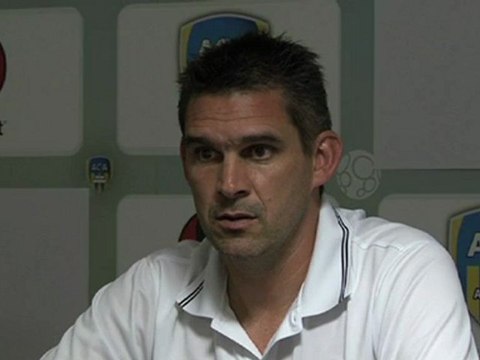 Arles-Avignon-EAG L'interview de Jocelyn Gourvennec après le match de coupe de la Ligue