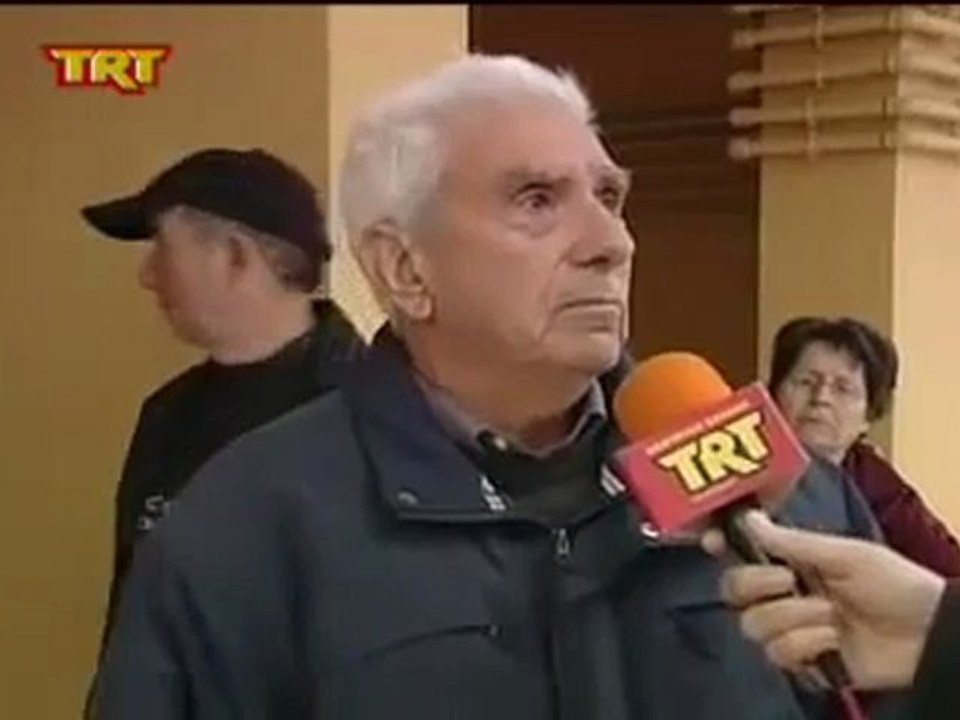 ΕΝΟΙΚΟΣ ΕΒΑΛΕ ΚΕΡΑΙΕΣ ΤΗΛΕΦΩΝΙΑΣ