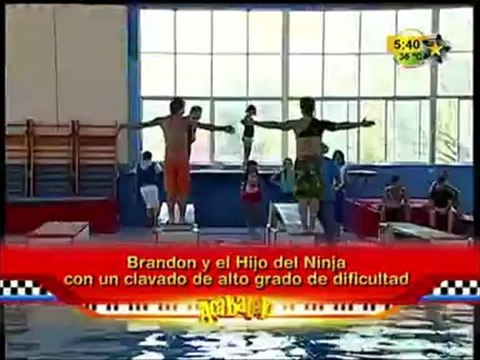 Brandon y El Hijo del Ninja en los clavados sincronizados