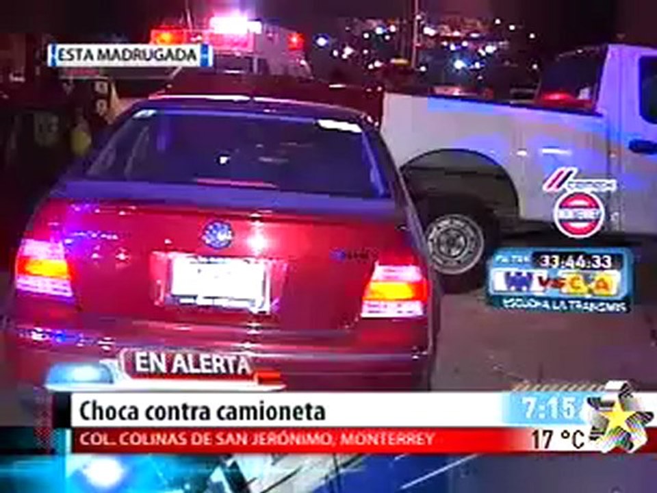 Choca contra camioneta