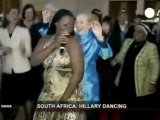 Hillary Clinton, reine du dancefloor à travers le monde