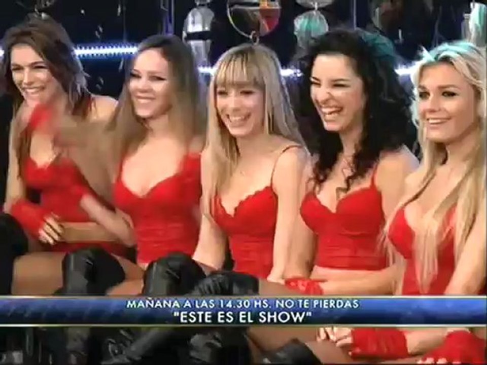 Andrea Rincón encendió la pista del Bailando con su strip dance