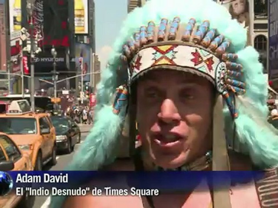 Duelo al desnudo en Times Square