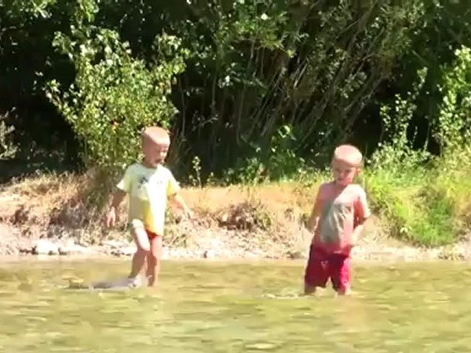 les enfants a la rivière aout 2012 2