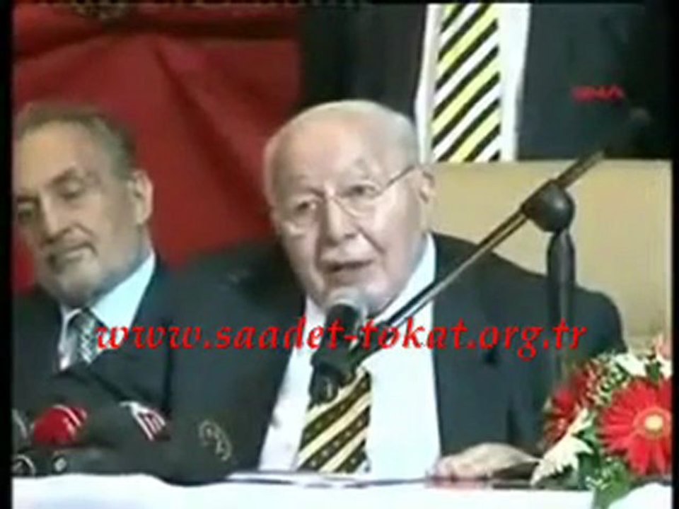 Kim SAADET Partisi Haricinde Bende Milli Görüşçüyüm Derse Palyaçoya benzer