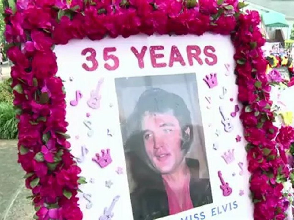 Fans recuerdan a Elvis