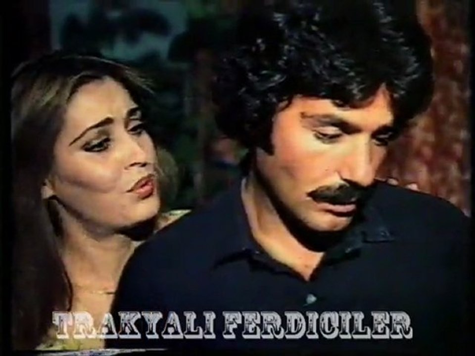 İnsan Sevince Filminin Hüzünlü Sahnelerinden Bi...