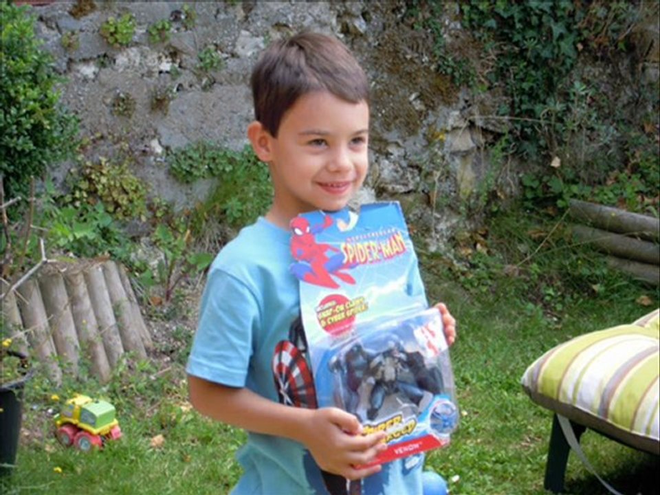 Anniversaires de mes 3 ptits-enfants.MAXENCE LéNA et ENZO