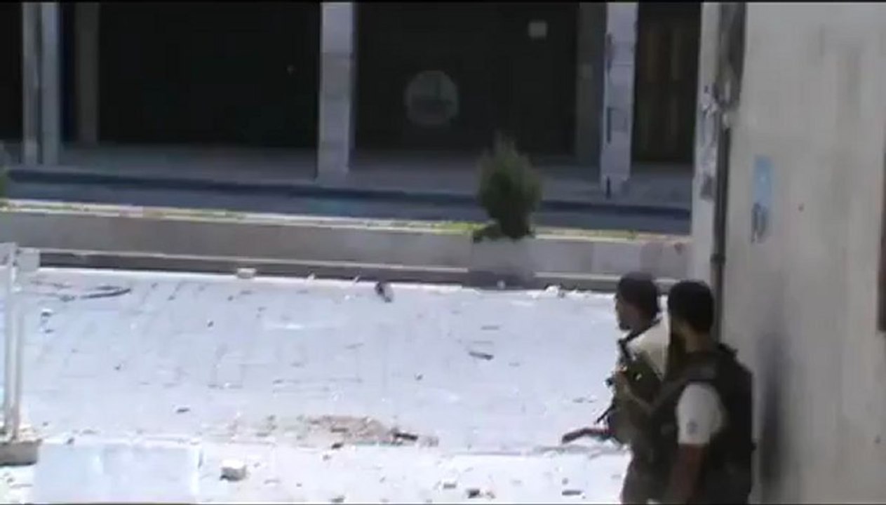 Syria فري برس حلب  شتباكات الجيش الحر في حي باب الحديد 9-8-2012م