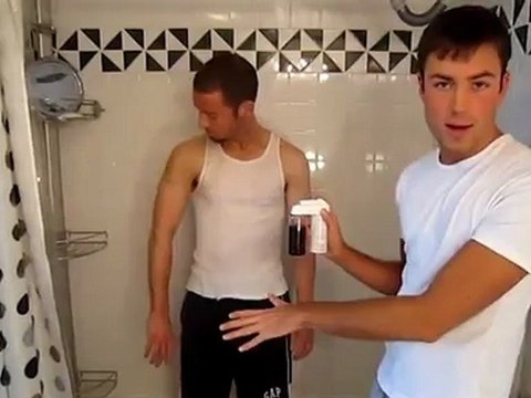 Spray Tans Demo by Cute Guy - Airbrush Tanning System
