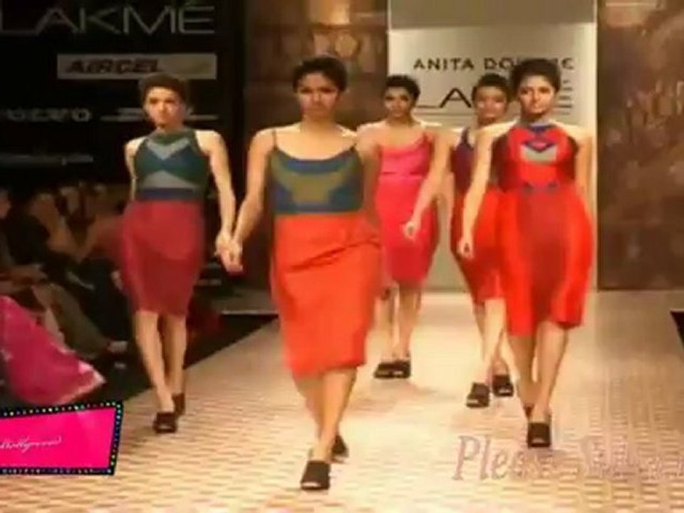 Hot and Sexy Kashmira Shah with Krushna At LFW 2012