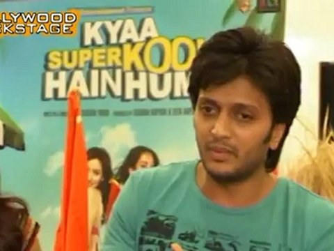 Riteish Deshmukh DONATES KIDNEY to father Vilasrao Deshmukh