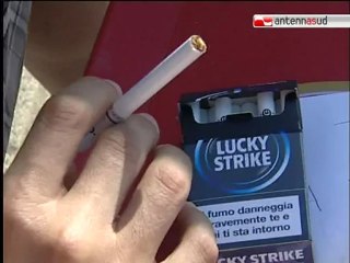 TG 09.08.12 Cicche di sigarette in spiaggia, il Comune regala posaceneri tascabili