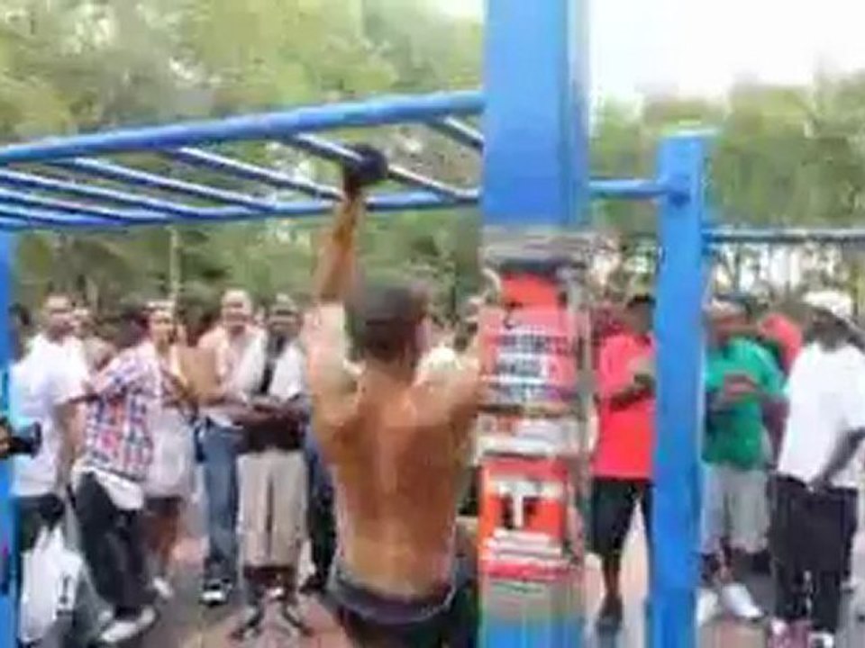 "Barfiks gösterisi "  Soner  GENEL