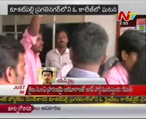 Students beats principal for tearing Prof Jayasankar's photo