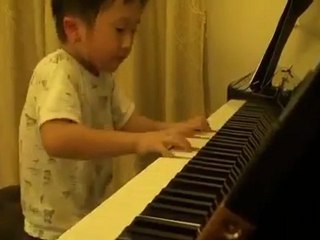 Incroyable enfant pianiste de 5 ans