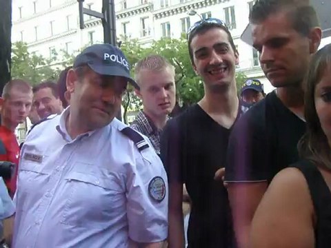 Arrestation à l' avant-première Expendables au Grand Rex