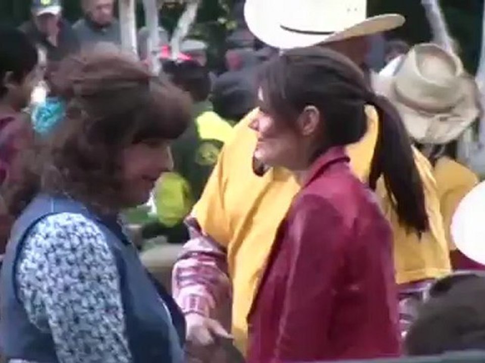 Katie Holmes hires confidence coach to get over Cruise split