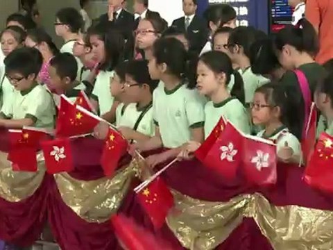 Les astronautes chinois de Shenzhou-9 en visite à Hong Kong