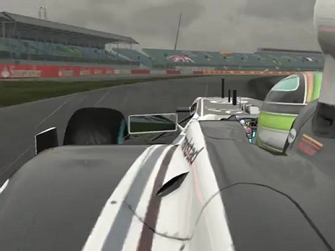 F1 2011 - GP du Royaume-Uni - Kier vs Webber (3)