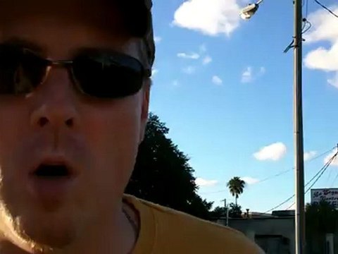 Tampa Florida Needs Better Road Signs - We almost got in an accident while on vacation in Tampa due to poor road signs. We notified 911.