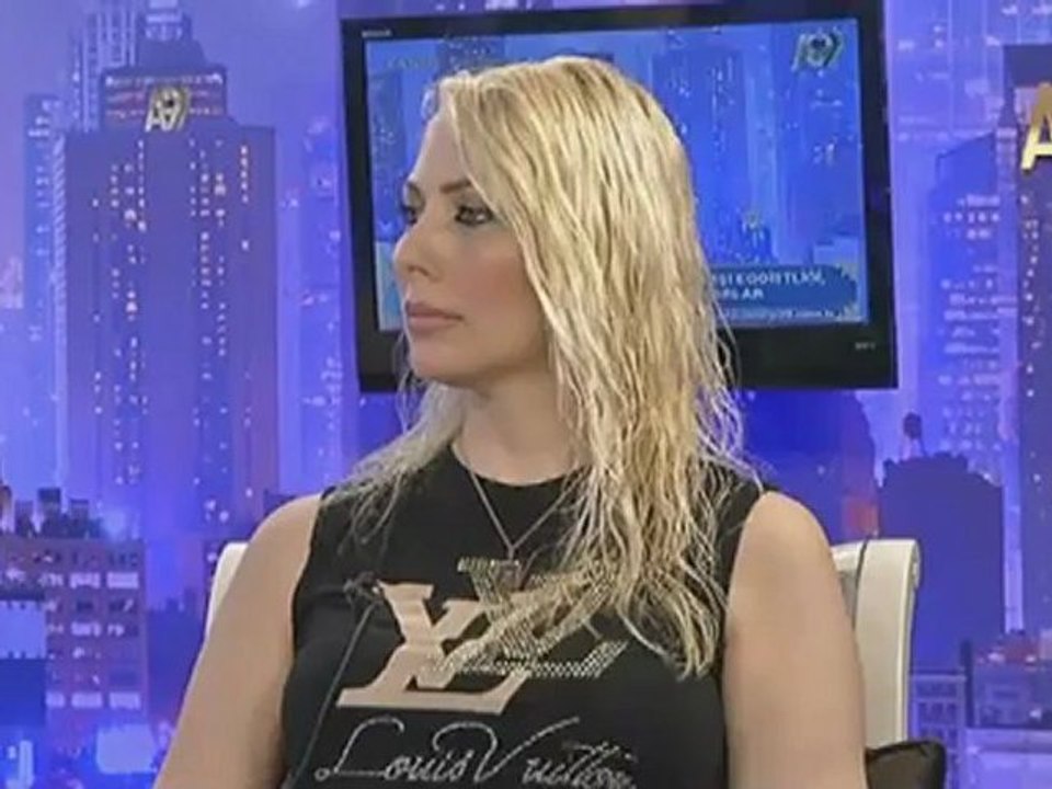Şeyh Nazım Kıbrısi Hazretleri'nin Sayın Adnan Oktar'a hediye ettiği yeni asa