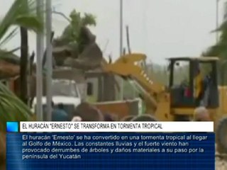 El huracán "Ernesto" se transforma en tormenta tropical