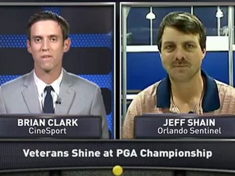 Tiger Putts for Lead in PGA Championship