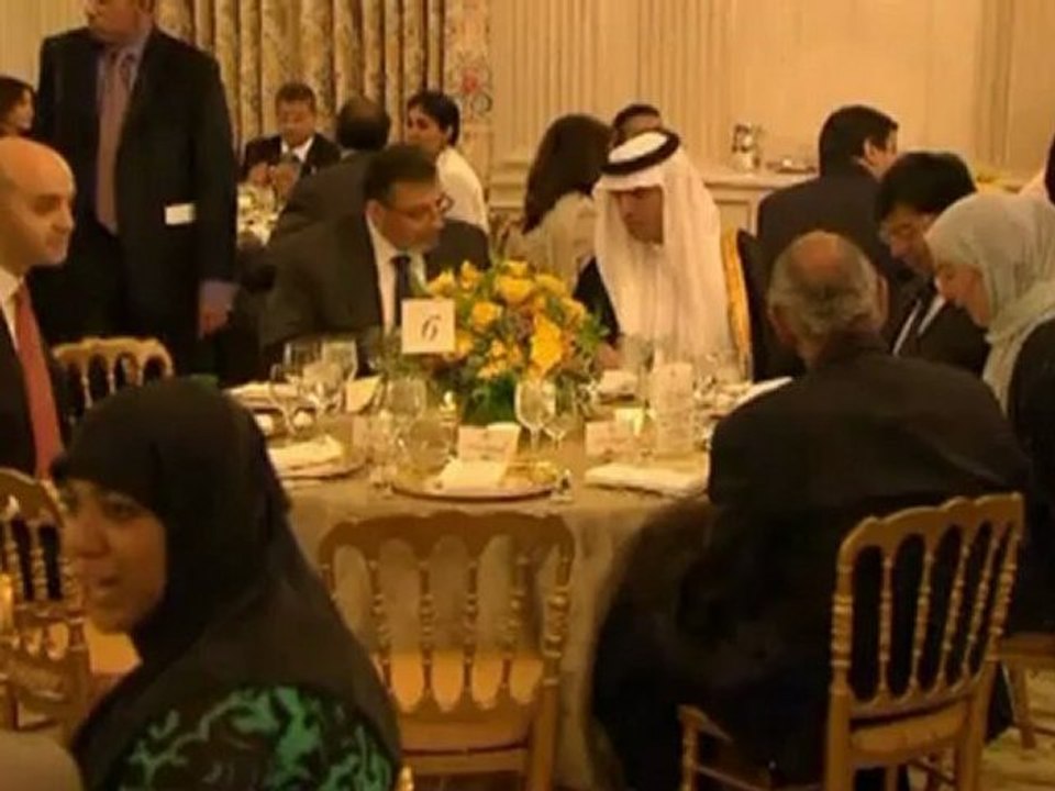 Obama hosts Ramadan dinner
