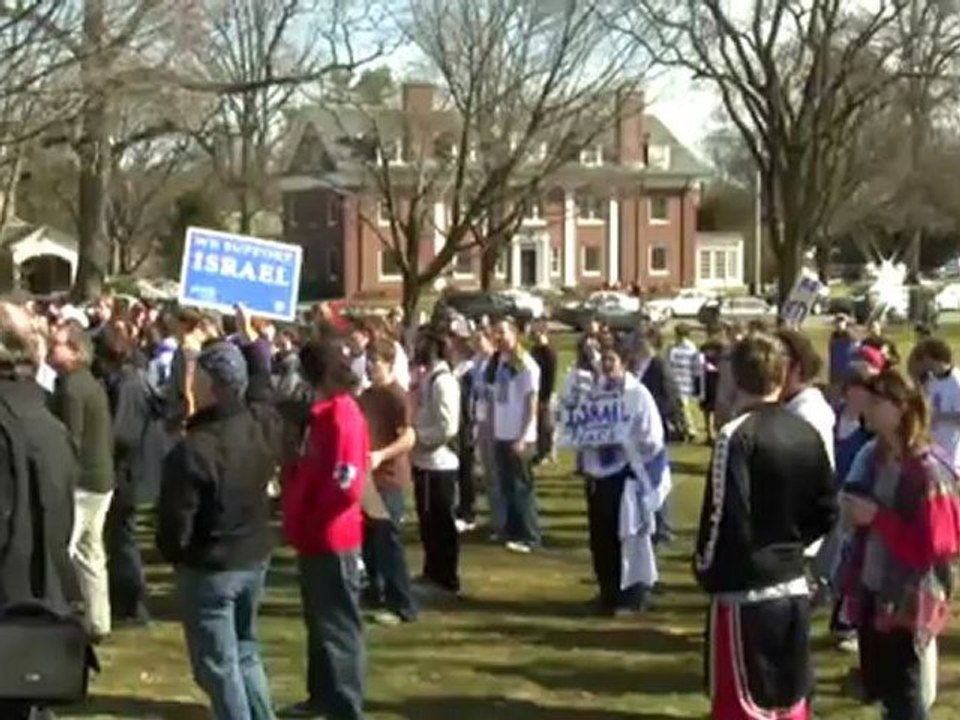 Conflict on the Commons- Rally, counter-protest for peace in Amherst Center on Vimeo