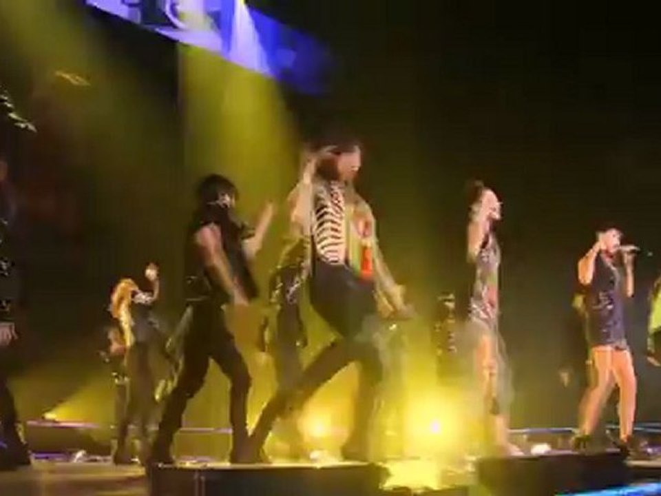 YG Family Concert2012 DVD Disc1 03 2NE1 GO AWAY