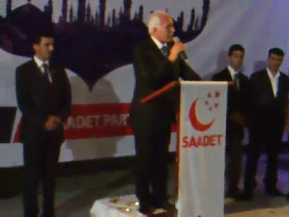 Mustafa Kamalak Tokat İftarına katıldı.