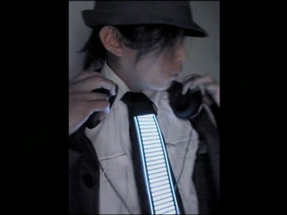 ACCESSOIRE LUMINEUX: CRAVATE EQUALIZER HEART JACKING