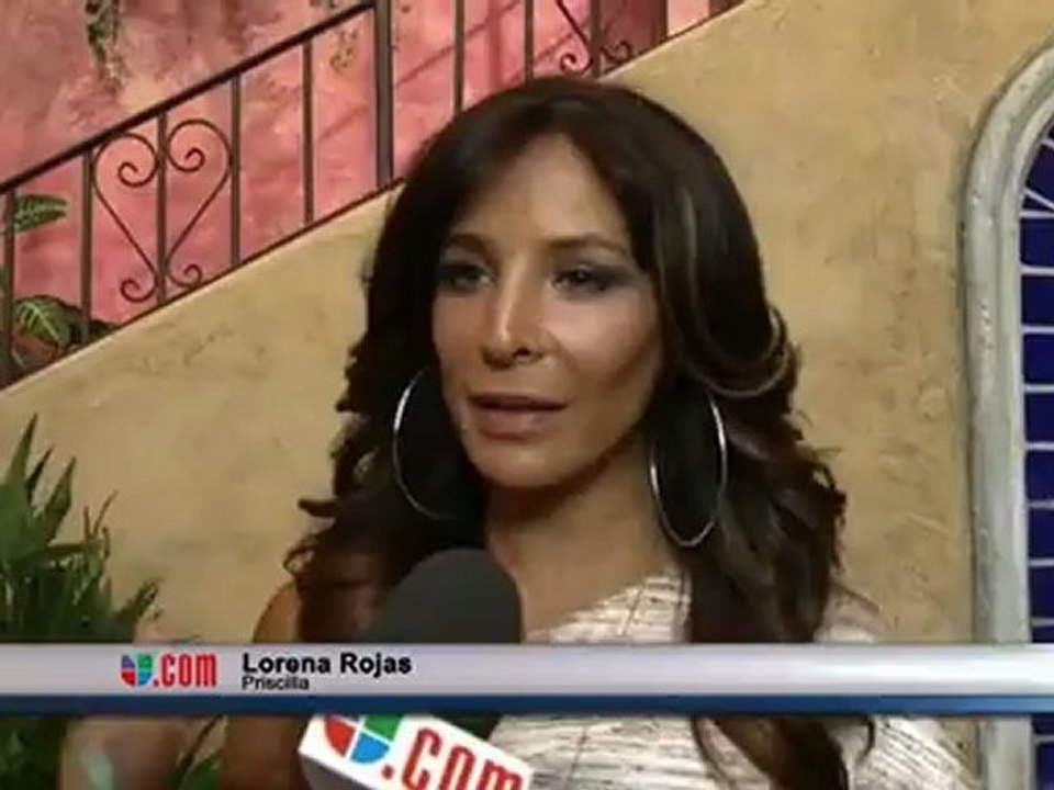 Lorena Rojas en el claquetazo de su nueva telenovela "Rosario"