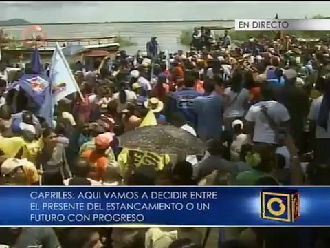 Capriles: Con afiches no le van a ganar al futuro, al progreso