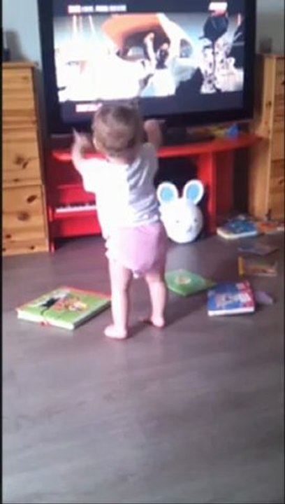 Bébé qui danse ! Mini Tacata