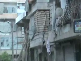 Syria فري برس صلاح الدين   اثار القصف الصاروخي الوحشي على الحي 11 8 2012  ج2