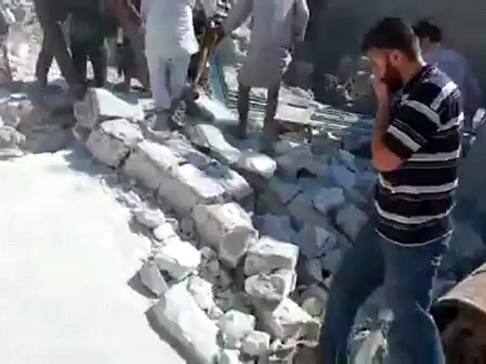 Syria فري برس  ادلب كفرنبل_هل رأى أحدكم هذا في اسرائيل 12-8-2012