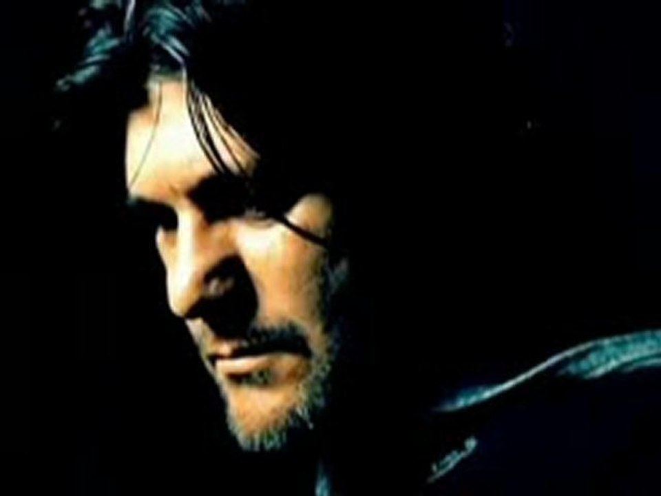 Ahmet   ŞAFAK         " Bu  şehirde "