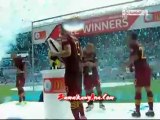 لاعبي مانشيستر سيتي يحتفلوا بالشمبانيا بفوزهم بدرع الاتحاد الانجليزي