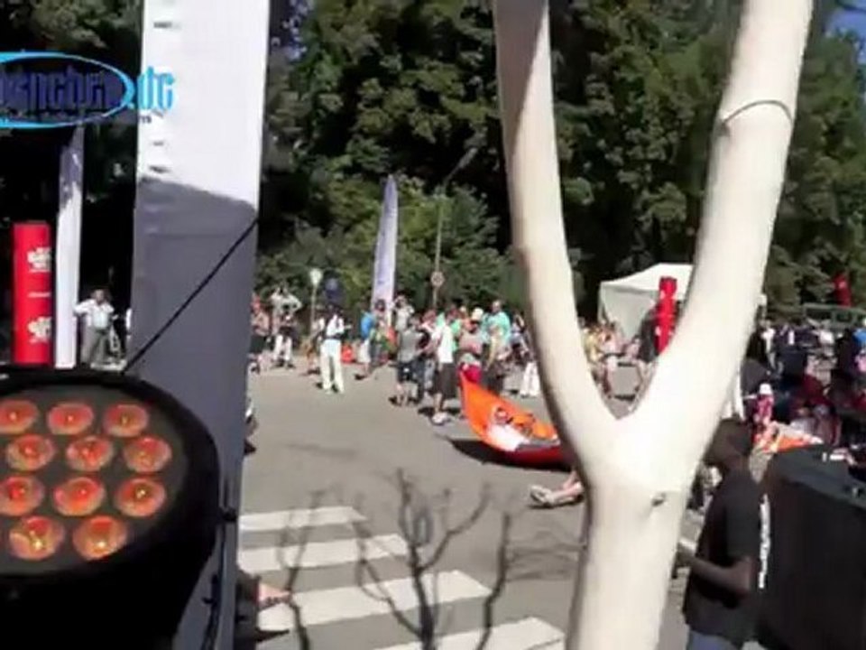 Wavemusic PUBLIC CHILL 2012 am Haus der Kunst/Eisbach, München